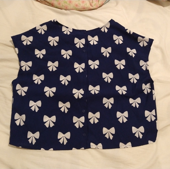 NWOT Blue Top with White Bows - Picture 3 of 5
